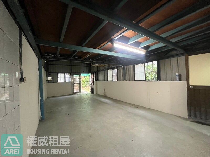 12米路左營區公所旁倉庫店面