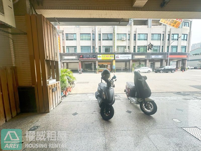 高鐵商圈透天一樓店面